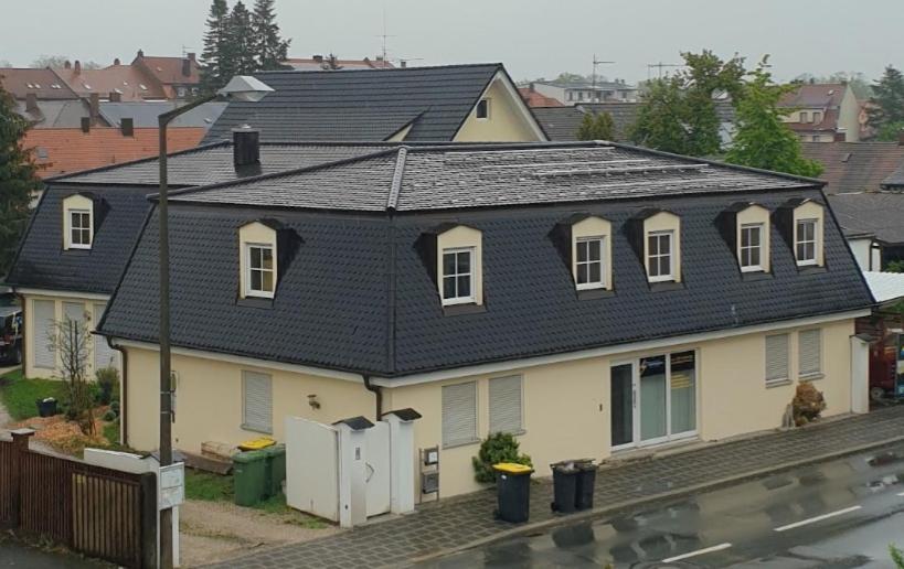 Ferienwohnungen Schleicher Mit Klimaanlage Zirndorf Bagian luar foto